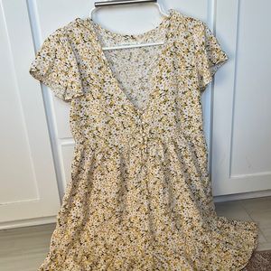 Size L Mini Yelloe flower dress with button down front